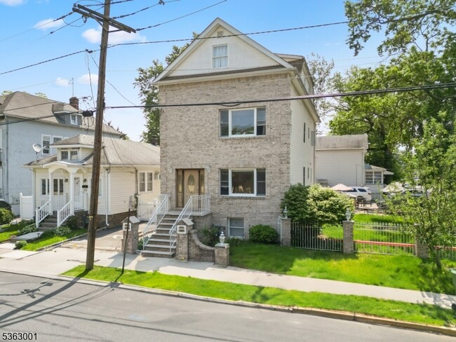 Photo - 504 E Blancke St Apartment