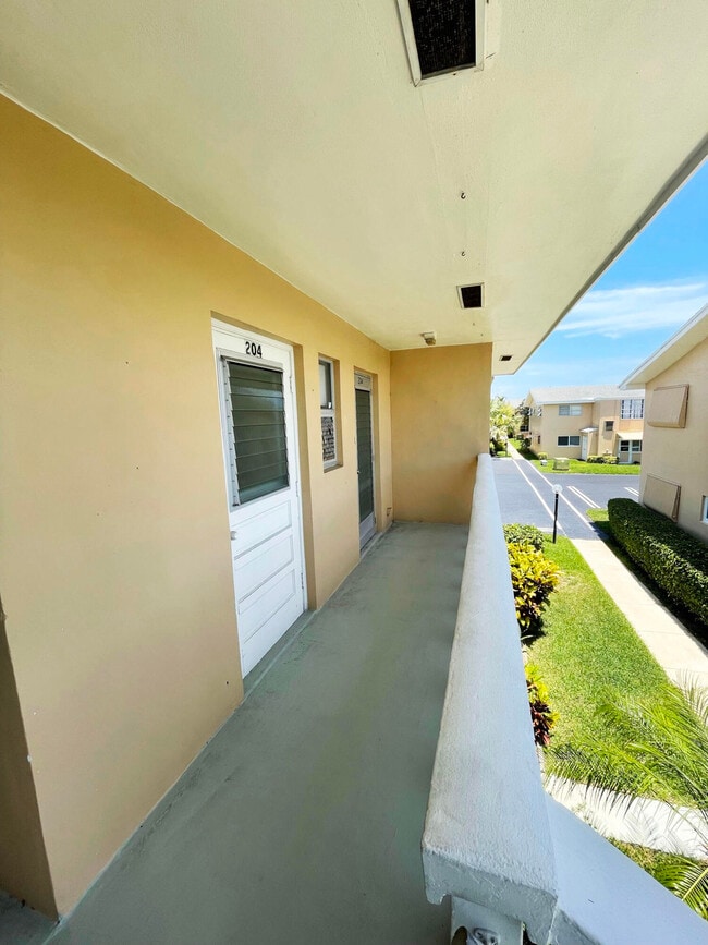 Photo - 2111 NE 1st Ct Unit 204