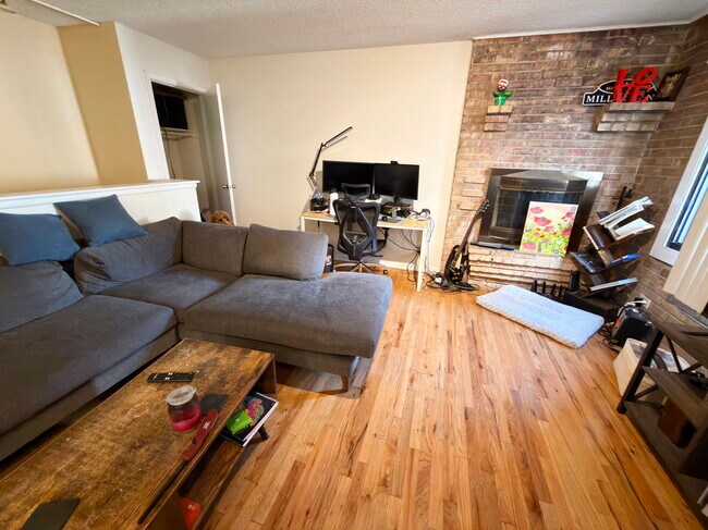Photo - 715 W Diversey Pky Unit 6