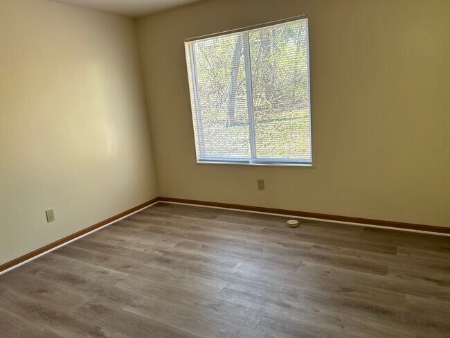 1005 Valley View Ln