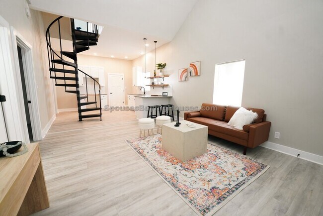 Photo - 2105 Lexington Ave