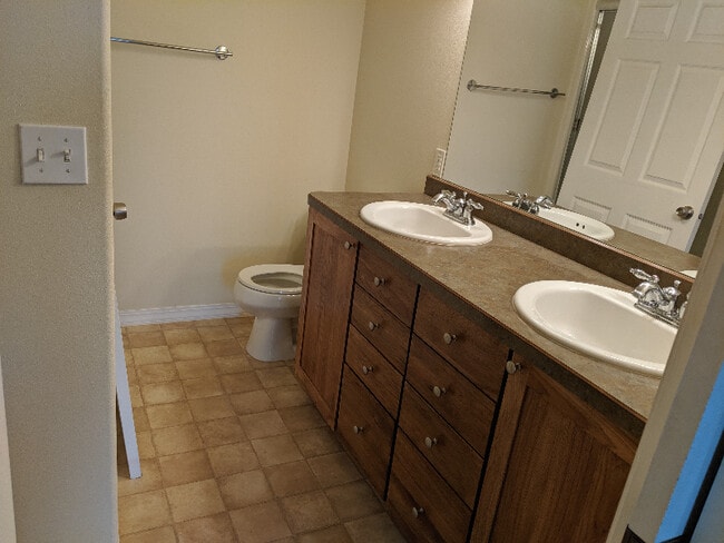 Photo - 103 Cally Ln