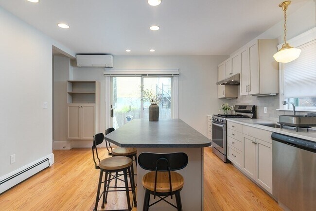 Photo - 12 Chilton St Unit 1