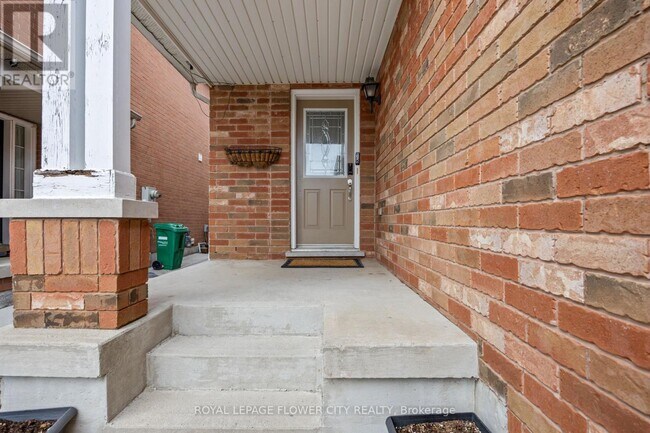 Photo - 3910 Milkwood Crescent
