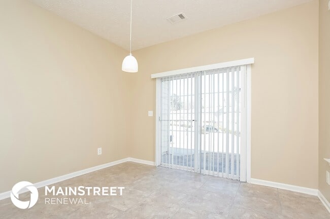 Photo - 4910 Heritage Cir