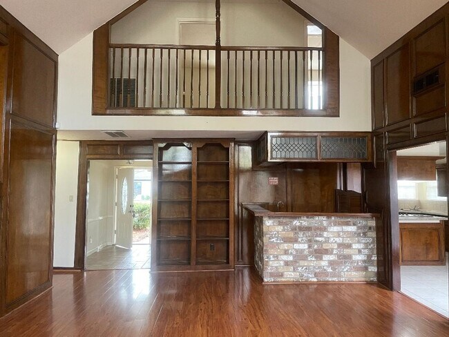 Photo - 2274 Woodland Springs St