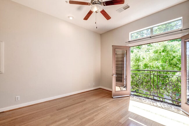 Photo - 806 Jackson Hill St Unidad 305.7