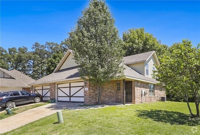 Building Photo - 56 S Woodsprings Dr Rental