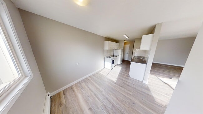 Photo - 10105-10107 107 Ave Unit 101