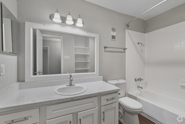 1BR, 1BA - 715SF - A1F - Bathroom