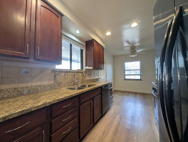 Photo - 748 W Gage Ave