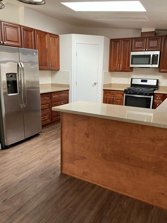 Photo - Spacious 3 bed 2 bath home on large lot