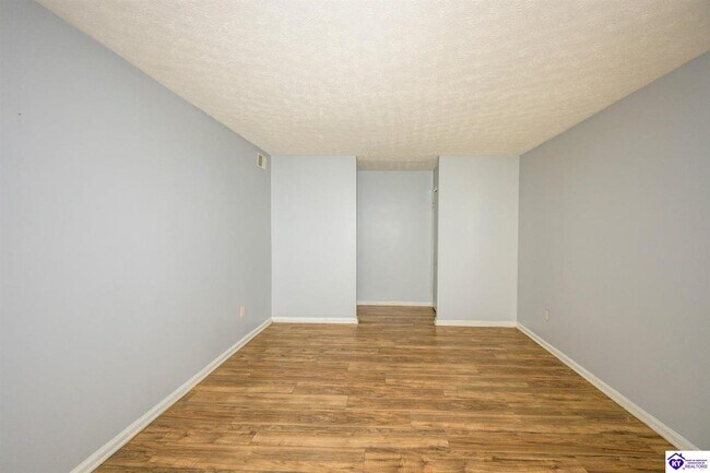 Photo - 244 Pinewood Dr Unit Apt #2