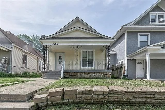 Photo - 1055 Ann Ave