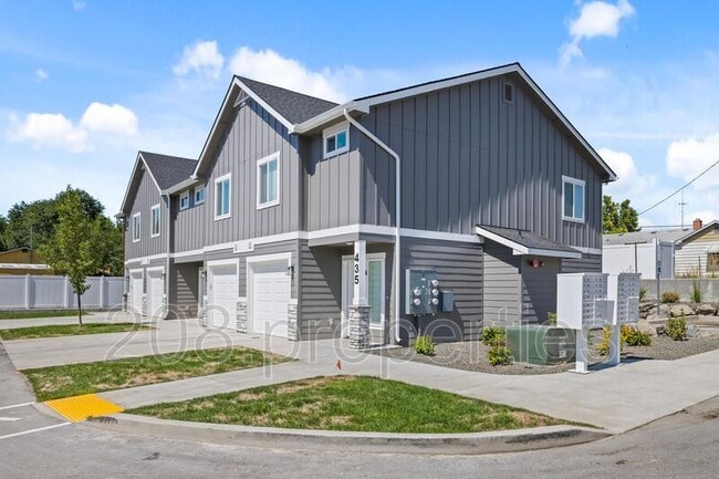 Building Photo - 443 2nd Ave N Rental