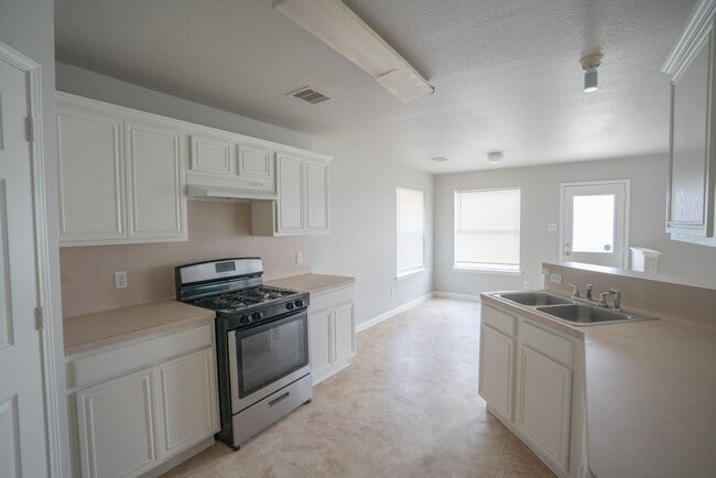 Photo - 20830 Balmoral Glen Ln