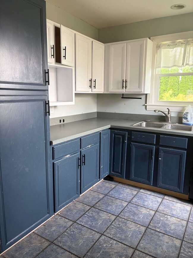 806 Blooming Glen Rd