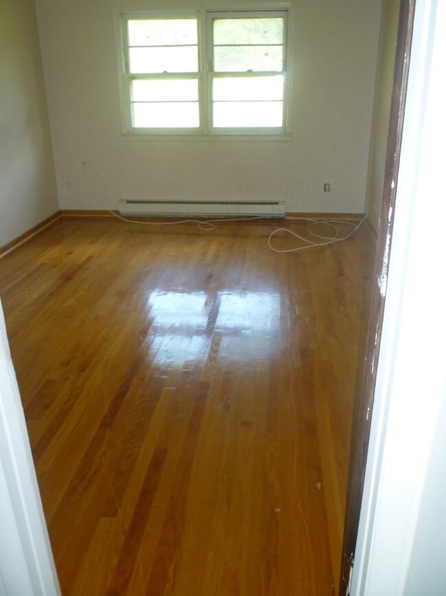 Building Photo - 15 Donna Dr Unit C4