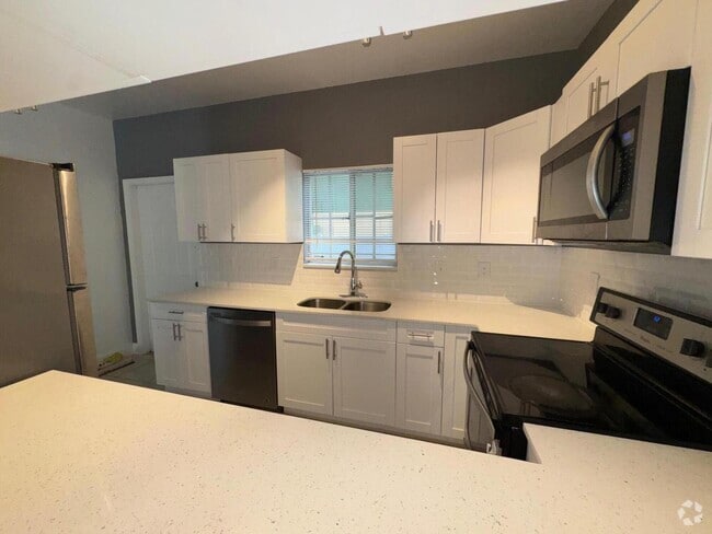 Building Photo - 1197 Colonial Palms Way Rental