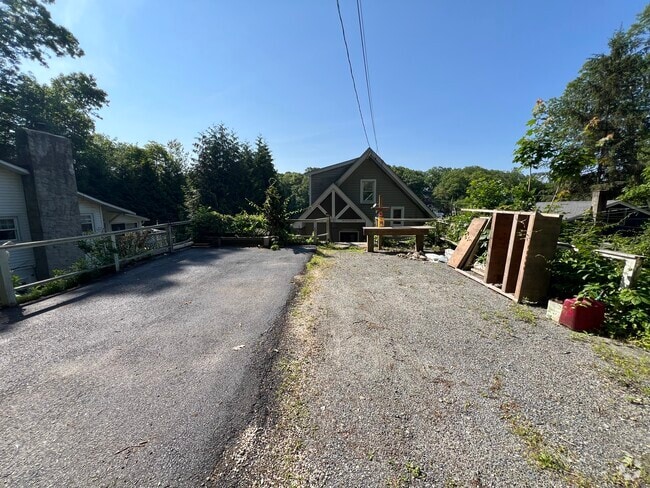 Building Photo - 7 Lakeview Trail Rental