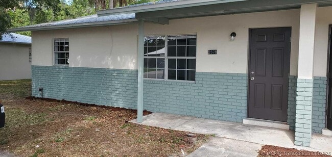 Photo - 2578 Seneca Ave