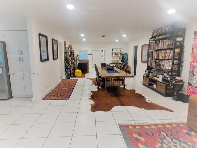 Photo - 220 SE 1st St