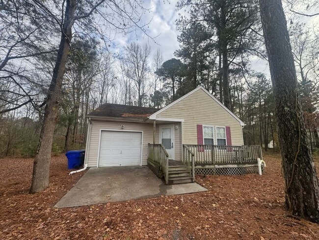 Building Photo - Cozy Private Living in Suffolk