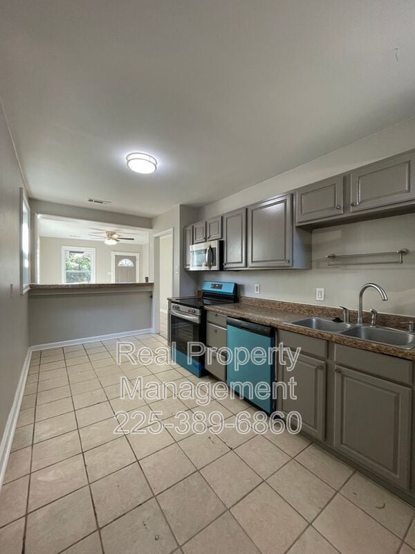 Photo - 5974 Byron Ave