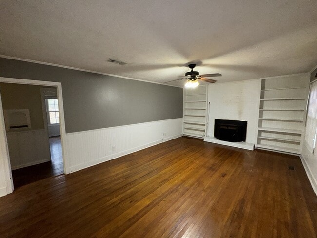 Photo - 1081 S Church St