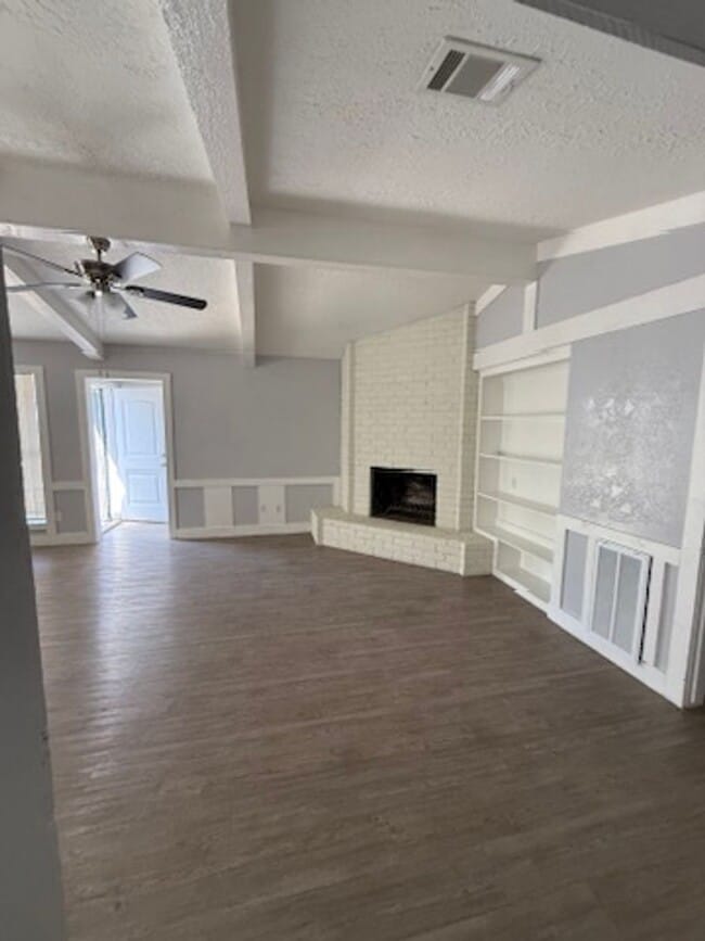 Photo - Really spacious 4bed/2bath single family home