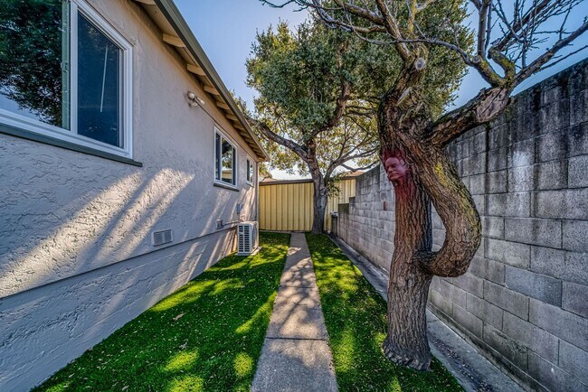 Photo - 9714 MacArthur Blvd Unidad 9714