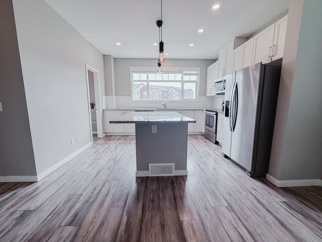 Photo - 129 Copperstone Park SE