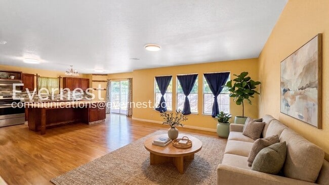 3854 Cherokee Blvd