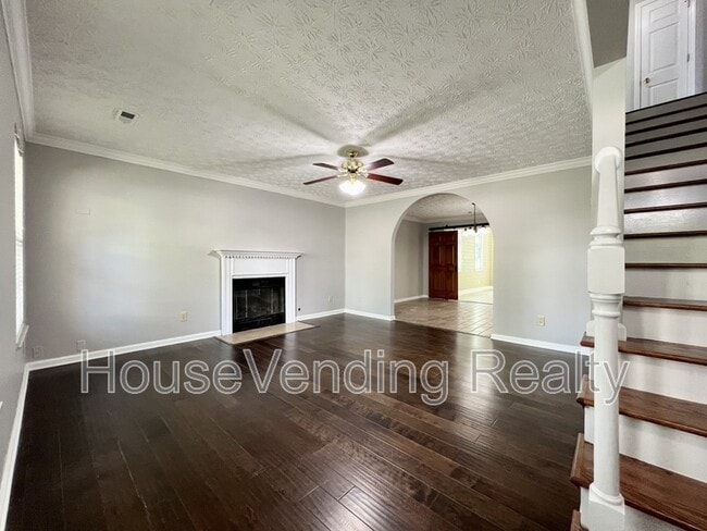 Photo - 9735 Hawkdale Ln