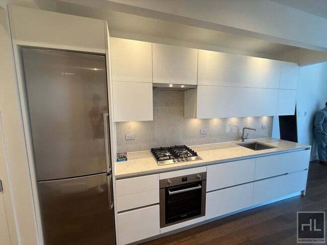 Building Photo - East 44th Street