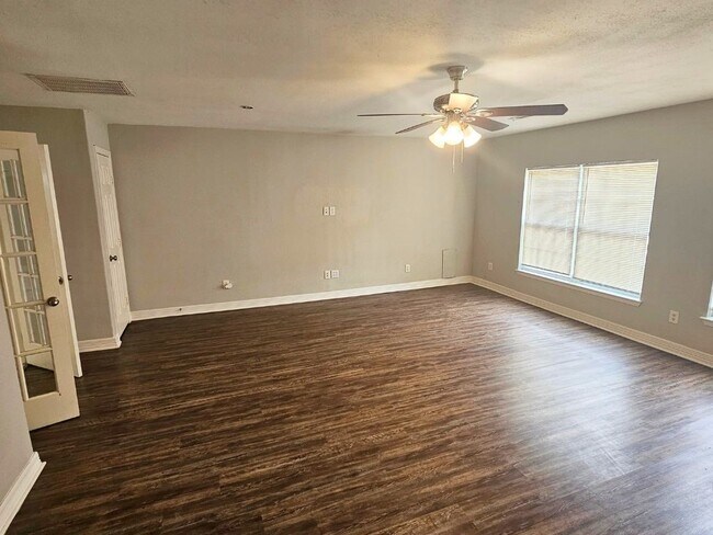 Photo - 9526 Golden Wood Ln