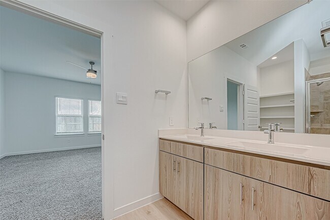 Photo - 1643 Solana Dr