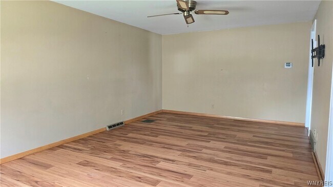 Photo - 36 Jamaica Ln