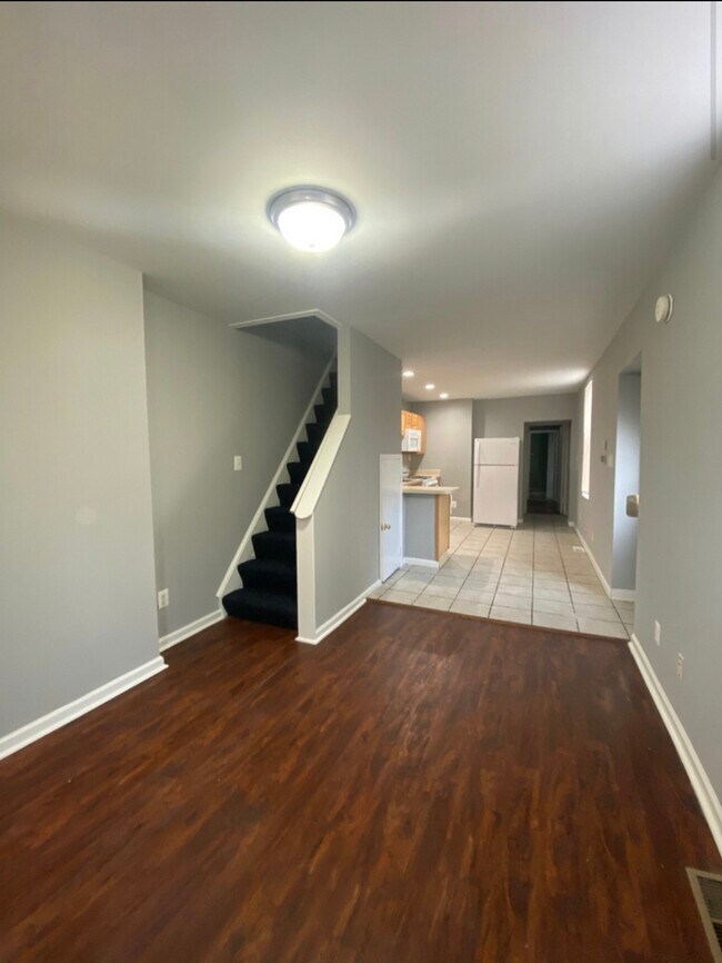 3 Bedrooms 2.5 Bathrooms Voucher Accepted