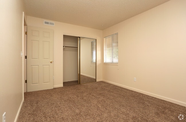 Woodlawn Park Apartments