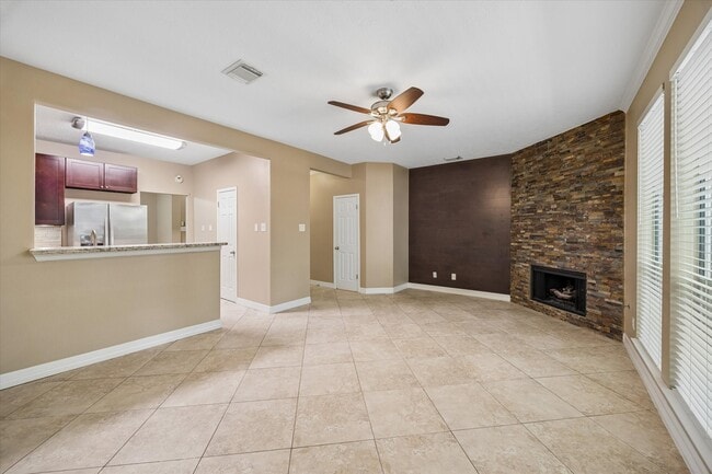 Photo - 9 E Willowood Ct