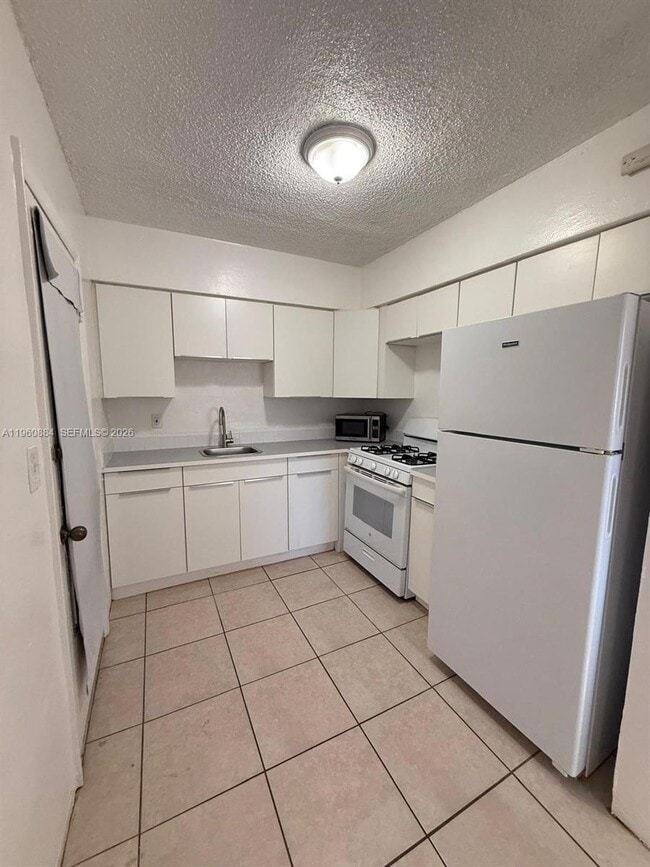 Photo - 16851 NE 18th Ave Unidad 212