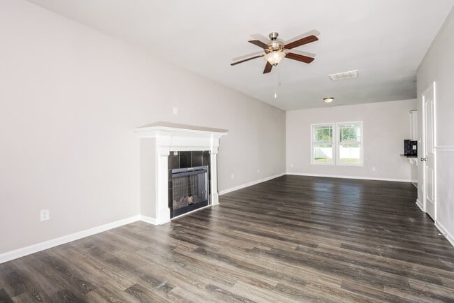 Photo - 408 Deer Grove Ln