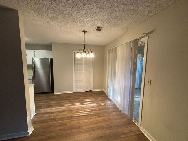 Photo - 6241 Rolling Fork Rd