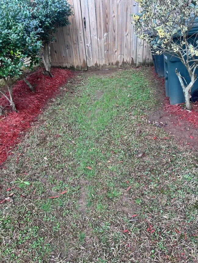 Photo - 574 Manning Rd SW