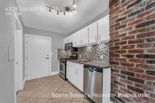 Photo - 1 Month FREE on a 13-Month Lease – Don’t M... Unidad 3S