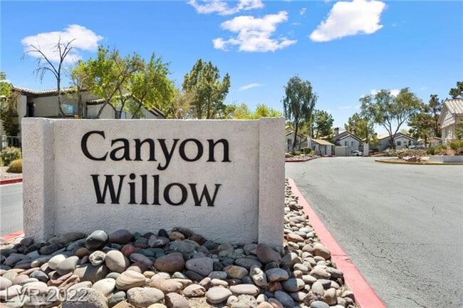 Building Photo - 1 Bedroom Condo Located in Canyon Willow!!