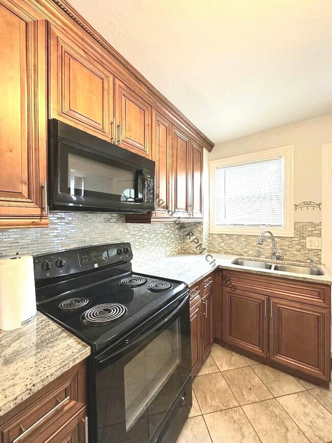 Photo - 1420 N Harlem Ave