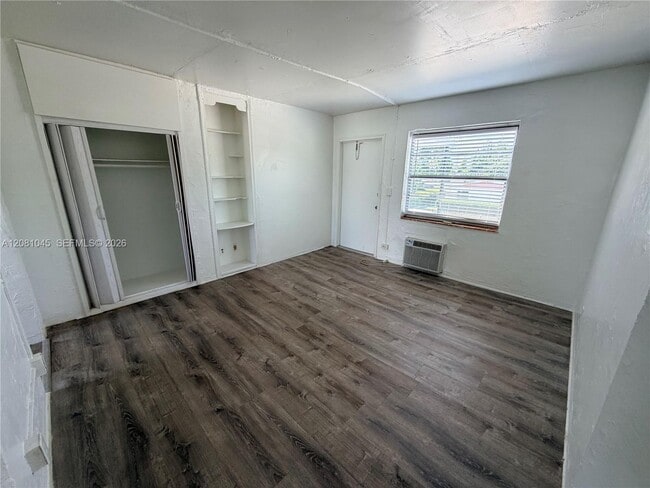 730 NW 101st St Unit 1-A