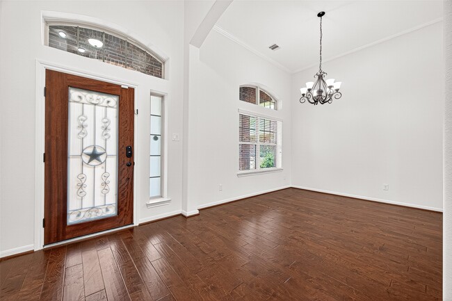 Photo - 138 S Sawbridge Cir